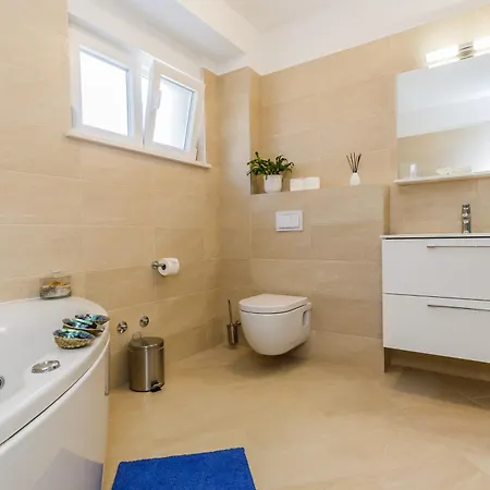 5 Bedroom Between Split And Trogir