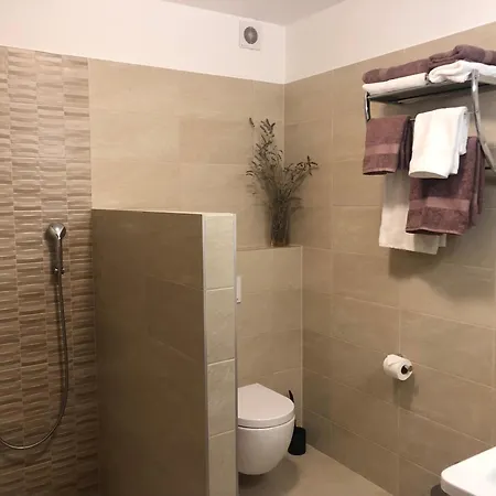 5 Bedroom Between Split And Trogir Βίλα