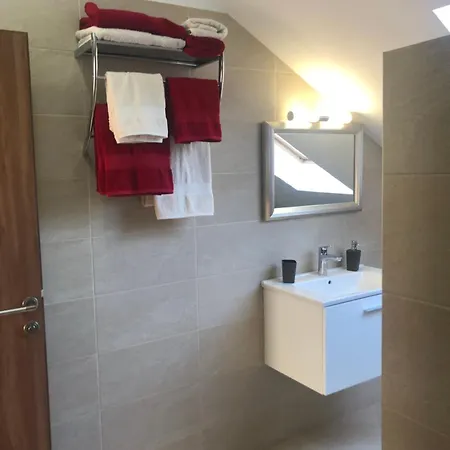 5 Bedroom Between Split And Trogir Βίλα *