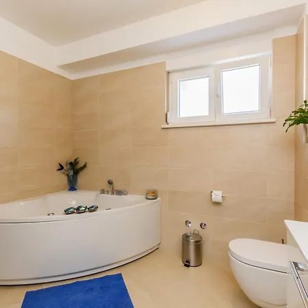 5 Bedroom Between Split And Trogir * Kaštel Novi