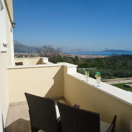 5 Bedroom Between Split And Trogir Kaštel Novi
