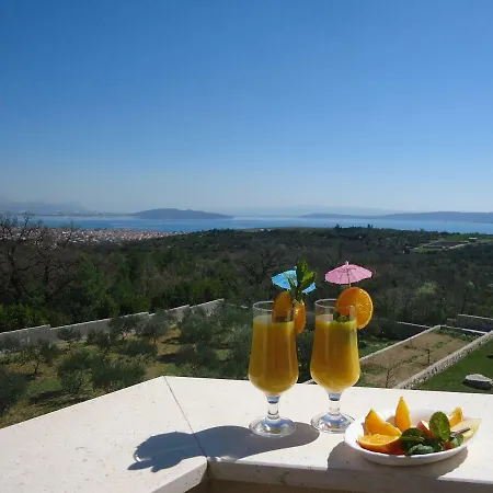 Βίλα 5 Bedroom Between Split And Trogir Kaštel Novi