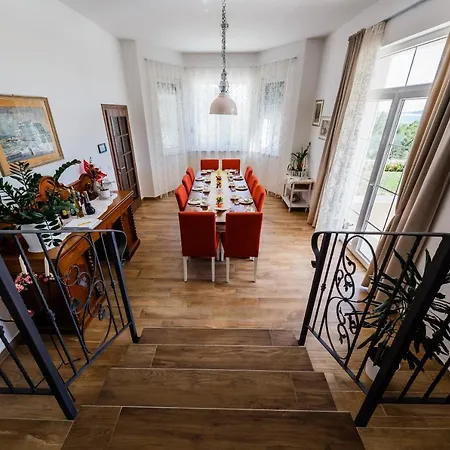 5 Bedroom Between Split And Trogir *