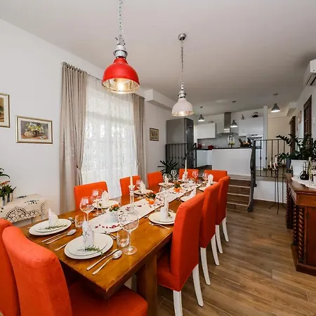 5 Bedroom Between Split And Trogir Βίλα