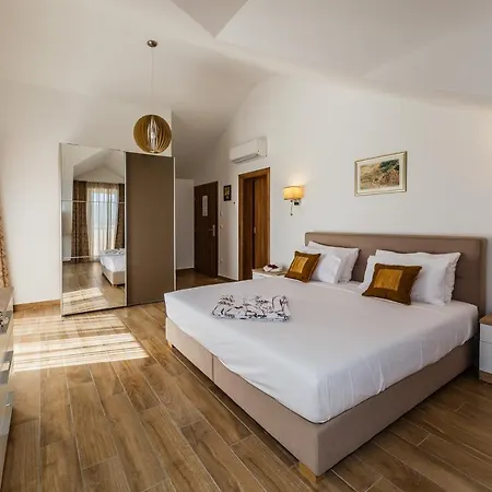 5 Bedroom Between Split And Trogir