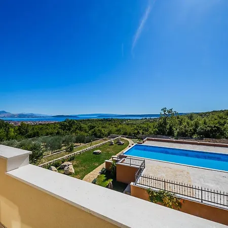 5 Bedroom Between Split And Trogir Villa